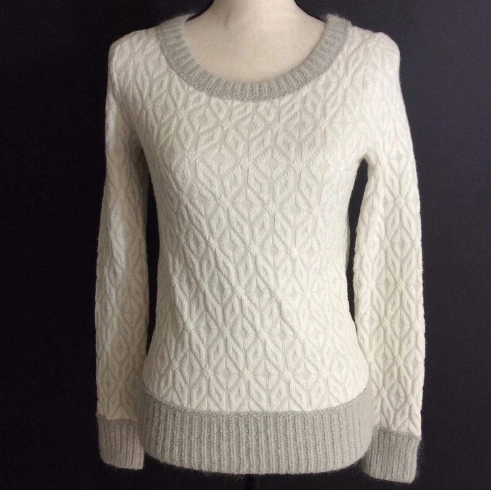 🗽LOFT Grey Crewneck Cable Knit Sweater Size XS